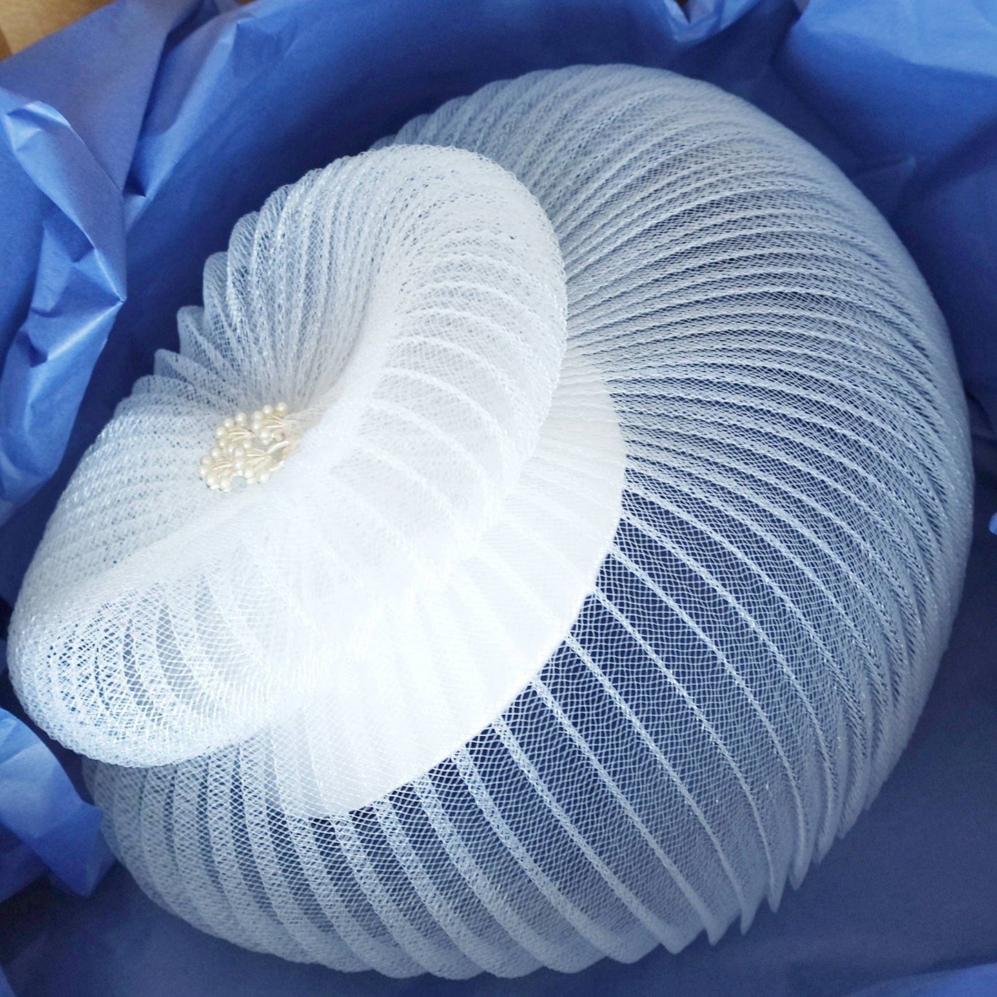 White Wedding Fascinator Avant garde veil White wedding hat - Derby Races - Tea Party White Fascinator