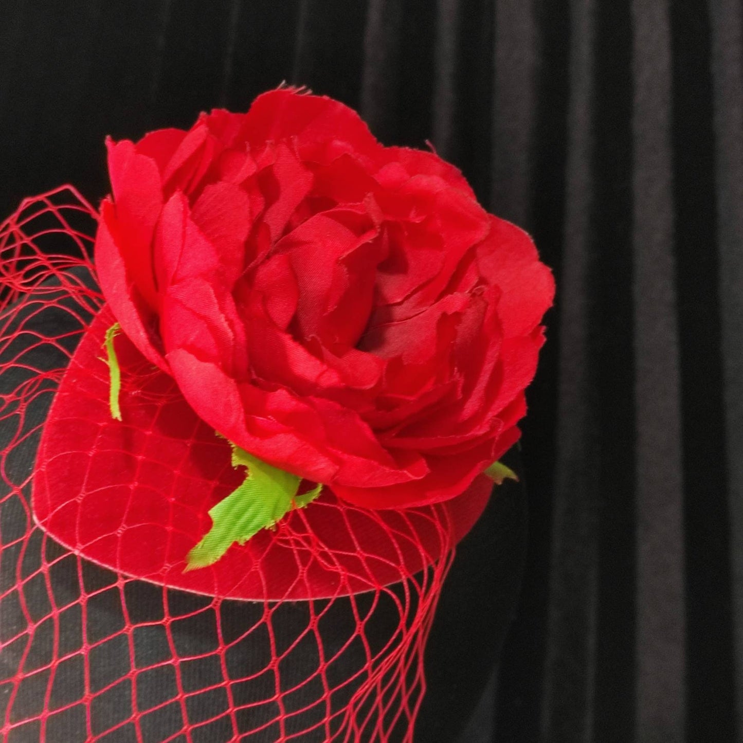 Red fascinator rose and veil / Red rose fascinator/ Wedding fascinator