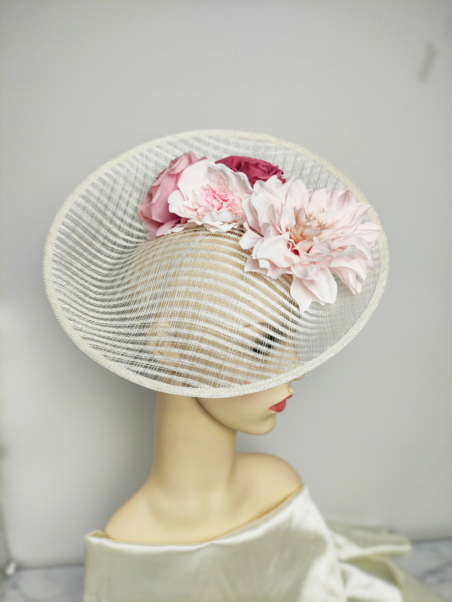 Ivory hat elegant ,mother of the bride hat ,royal ascot hat, Ivory flower hatinator